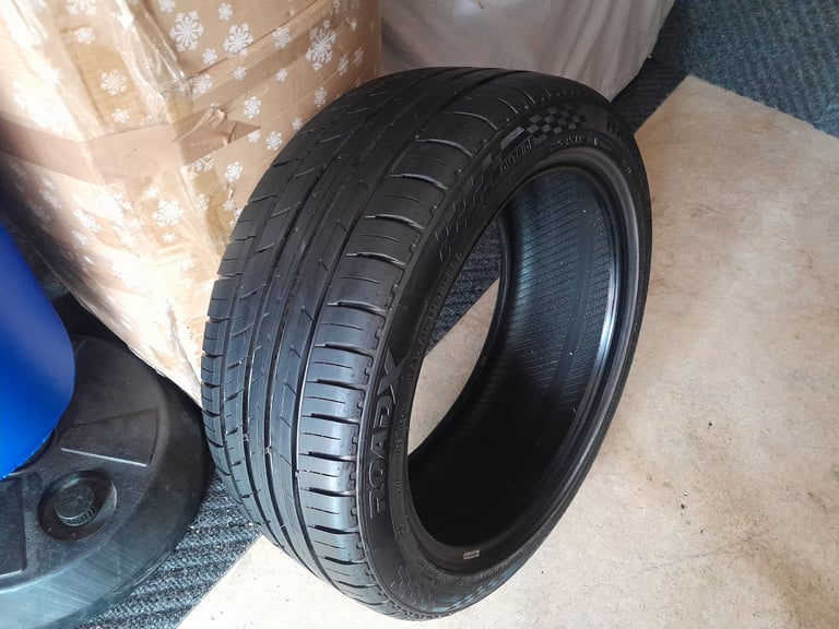 image for 225/45/17 Tyre RXMotion RoadX