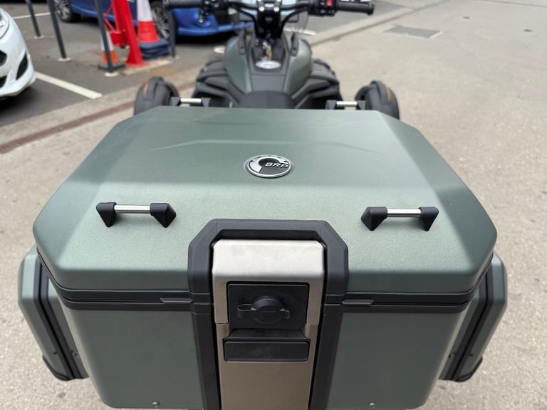 2025 Can-Am Canyon RedRock 1330cc 6 speed semi automatic Spyder trike 