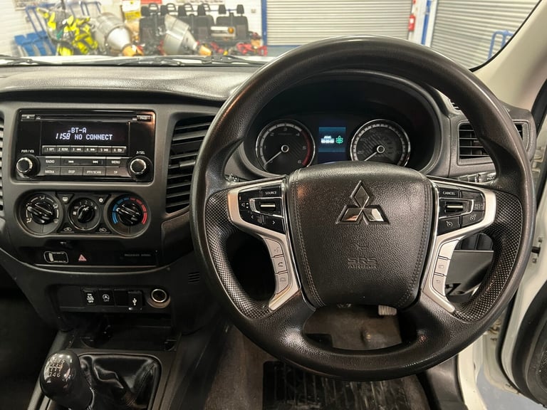 2020 Mitsubishi L200 4LIFE 2.3DI-D 150PS 4X4 DOUBLE CAB PICK UP C/W REAR PRO TOP (EURO 6) PICK UP...