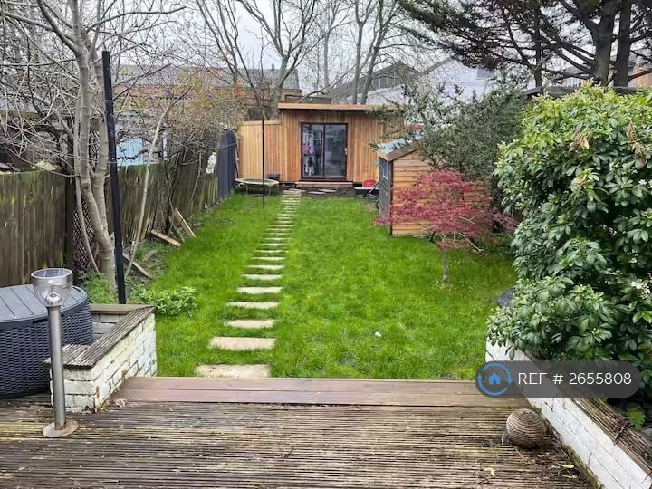 1 bedroom in Sarsfield Road, Greenford, UB6 (#2655808)