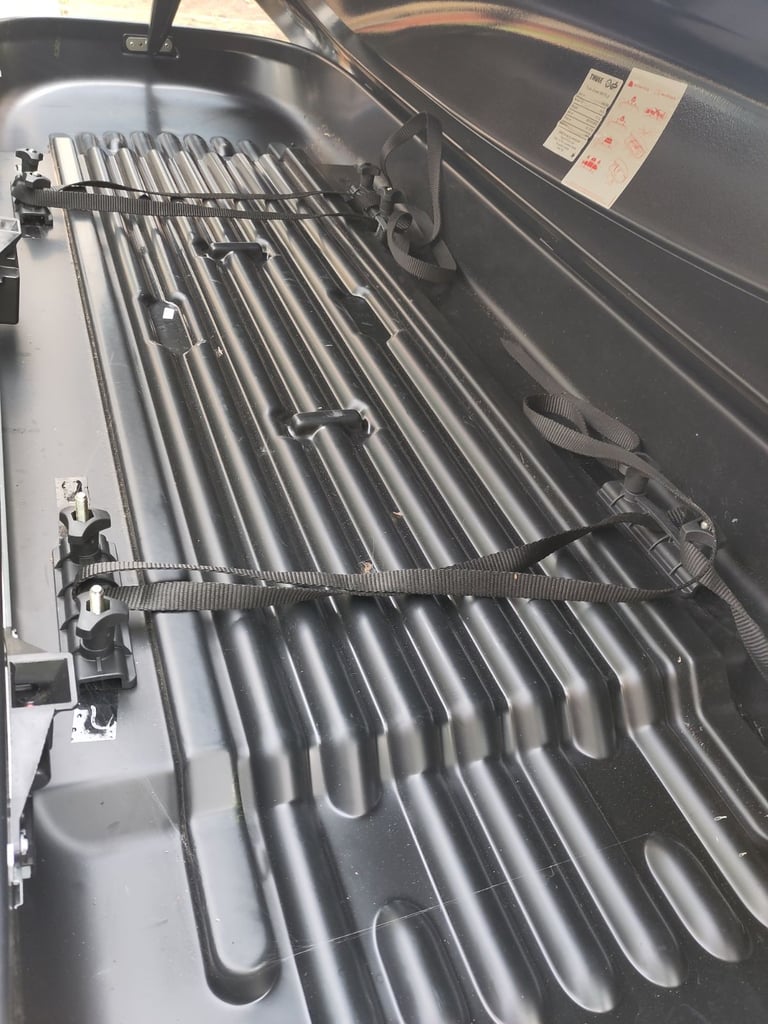 Ocean 600 330L Roof Box - collection in person only