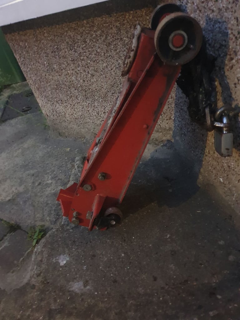 image for 2 tonne trolley jack 