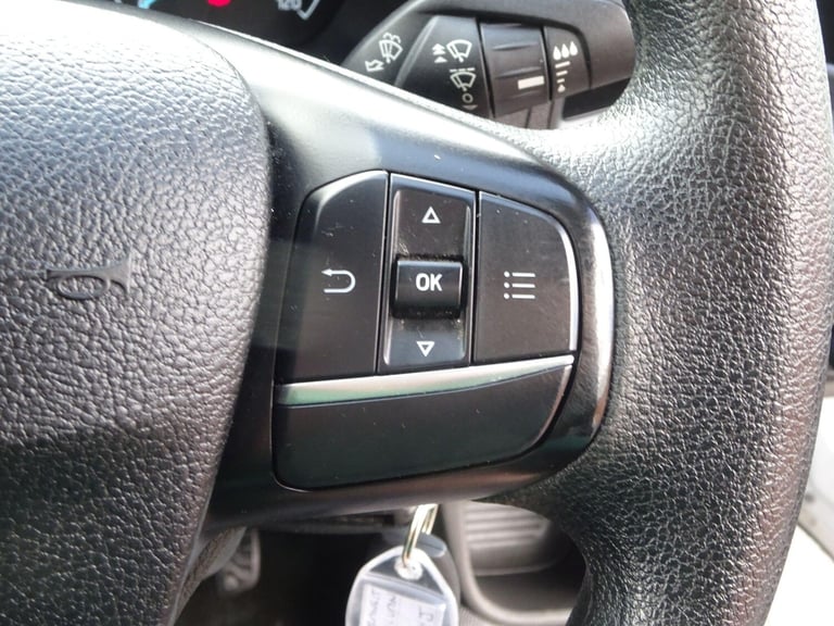 2021 Ford Transit 2.0 350 EcoBlue Leader Luton 3dr Diesel Manual FWD L4 Euro 6 (s/s) (130 ps) CHA...