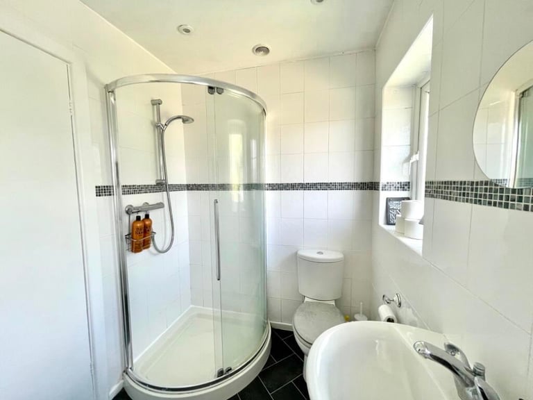 💕Beautiful Rooms For 🛌 Rent in East Ham📍
