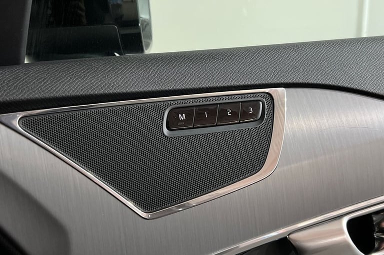 2020 69 VOLVO XC90 2.0 B5 MHEV MOMENTUM SUV 5DR DIESEL HYBRID AUTO 4WD EURO 6 (S