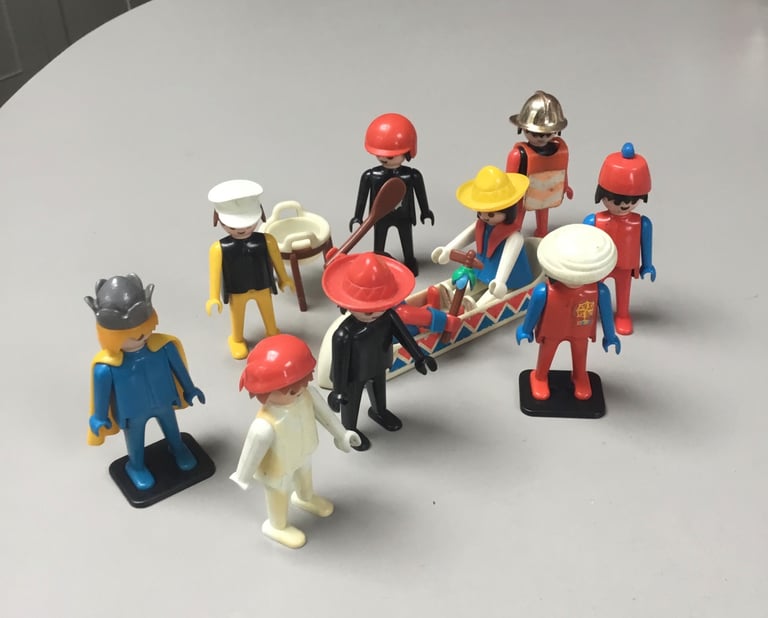 Play people figures