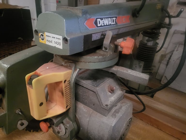 De Walt Radial Arm Saw + Bench - 3 Phase 