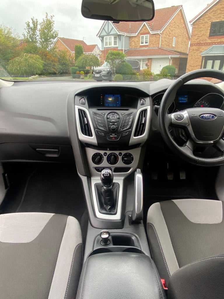 Ford, FOCUS, Hatchback, 2011, Manual, 1596 (cc), 5 doors