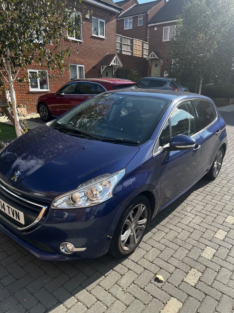 Peugeot, 208, Hatchback, 2014, Manual, 1398 (cc), 5 doors