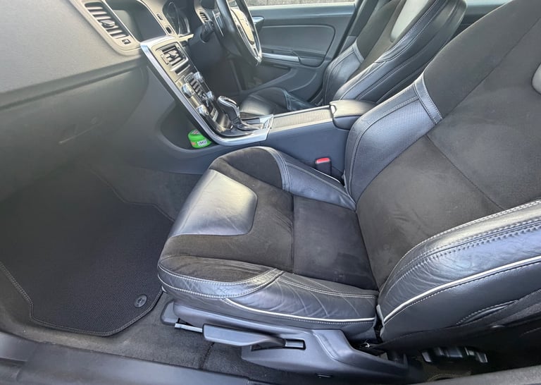 Volvo S60 R - Design Lux Nav D4