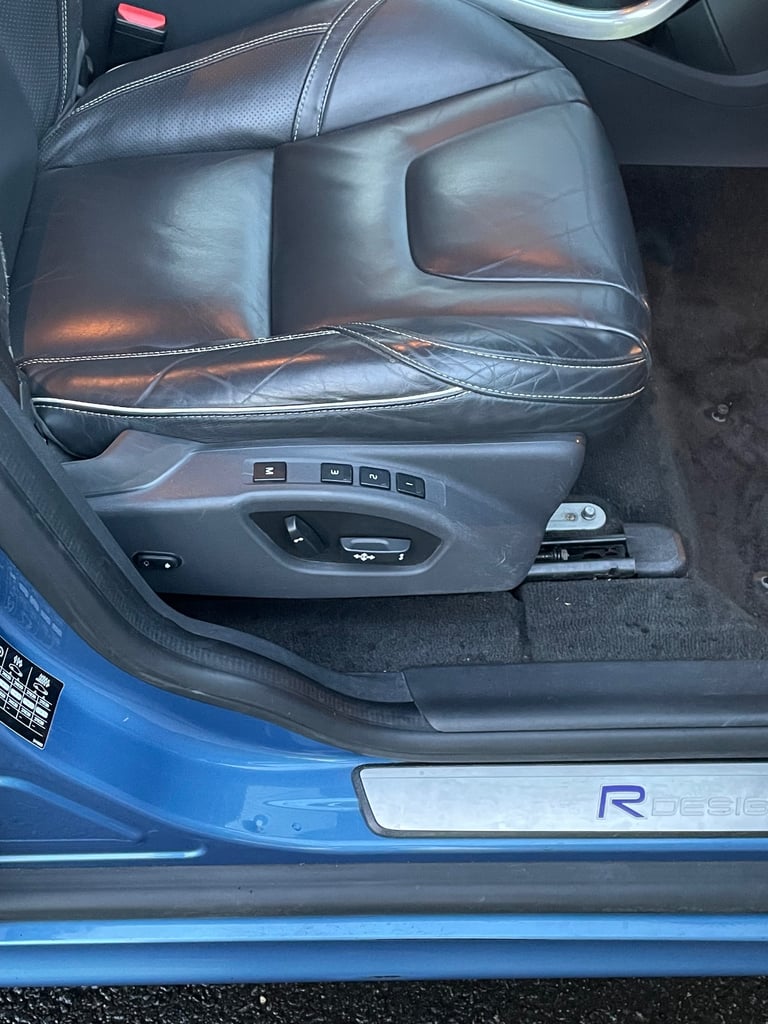 Volvo, XC60, Estate, 2017, Semi-Auto, 2400 (cc), 5 doors