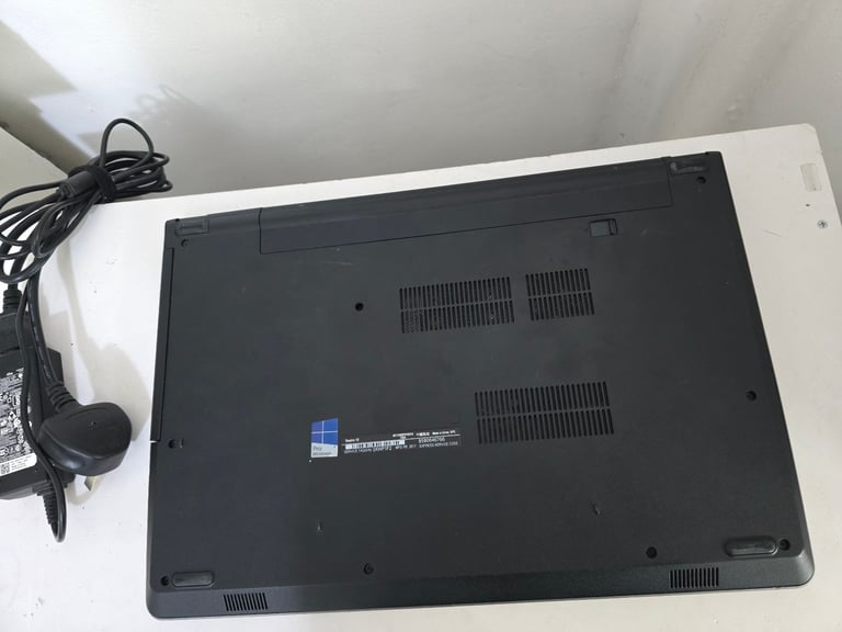 Fast Dell Vostro Laptop 15.6" display 8GB DDR4 RAM 128GB SSD Win 11 Pro