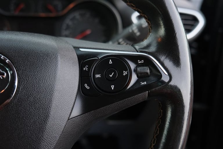 2018 Vauxhall Crossland X 1.5 Turbo D ecoTEC Tech Line Nav SUV 5dr Diesel Manual Euro 6 (s/s) (10...