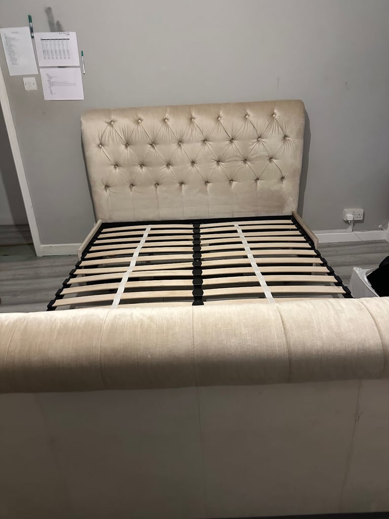 Solid Wescott ottoman bed 
