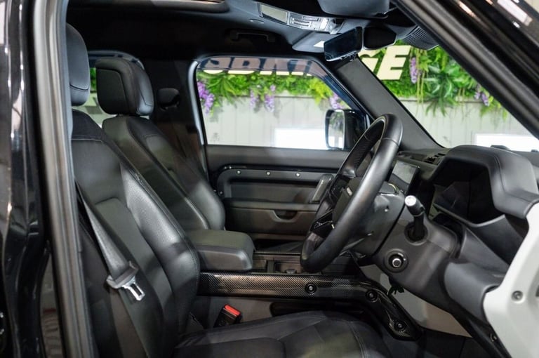 2023 Land Rover Defender 3.0 D300 MHEV X-Dynamic HSE SUV 5dr Diesel Auto 4WD Euro 6 (s/s) (300 ps...