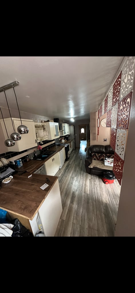 3 bedroom with 2 bathrooms 