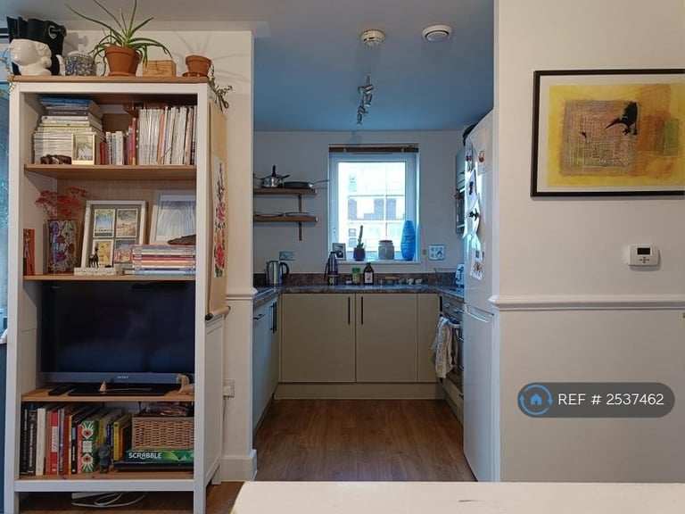 2 bedroom flat in Durant Street, London, E2 (2 bed) (#2537462)