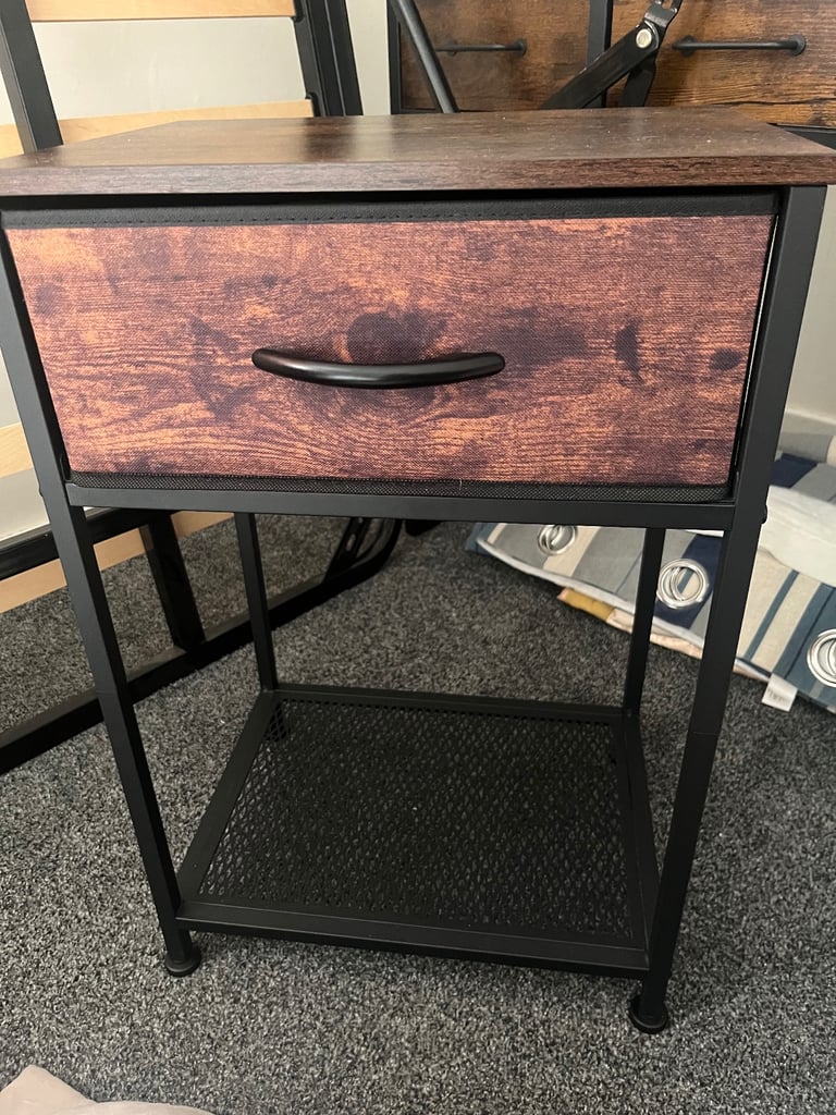 Pair of bedside tables 