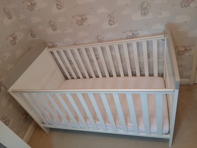Amazing Cot-Bed for sale in very good condition - Dumbo the elephant Cot bed - 0 - 4 years old.