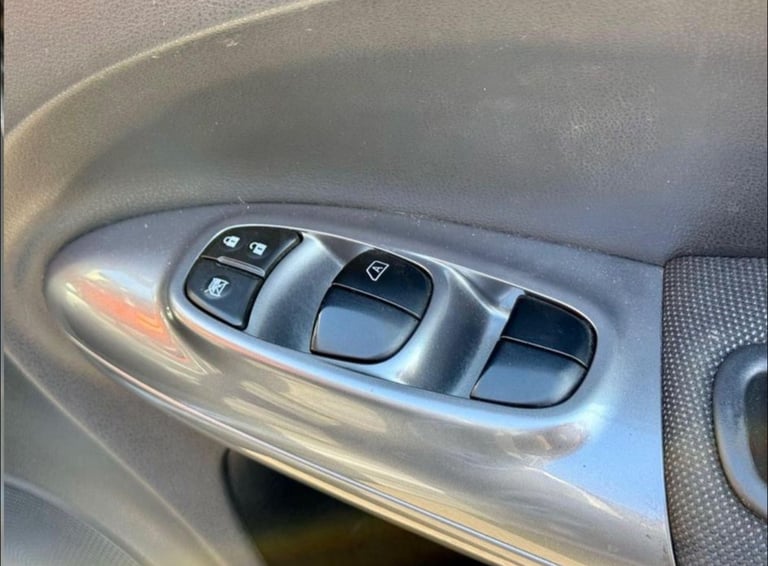 Nissan, JUKE, Hatchback, 2010, Semi-Auto, 1618 (cc), 5 doors
