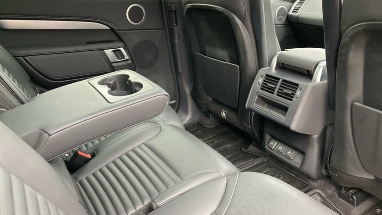 2022 Land Rover Discovery 3.0 D300 R-Dynamic SE 5dr Auto Diesel Station Wagon Station Wagon Diese...