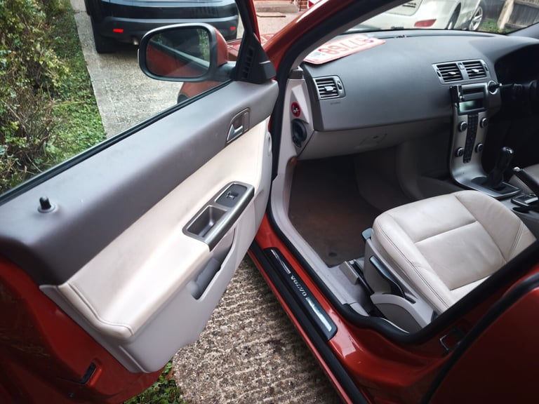 2011 Volvo V50 DRIVe [115] SE Lux 5dr ESTATE Diesel Manual - Image 12