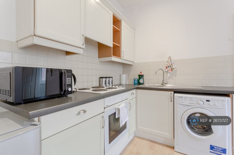 Studio flat in Charleville Rd, London, W14 (#2673727)