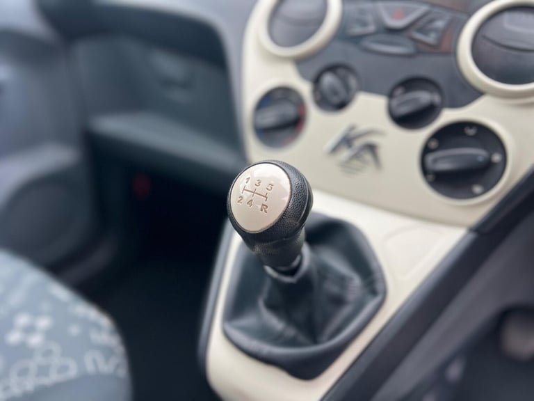 2014 Ford Ka 1.2 Studio Euro 5 (s/s) 3dr HATCHBACK Petrol Manual