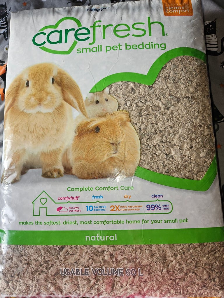 New Carefresh pet bedding 60L £15 hamster gerbil small animal