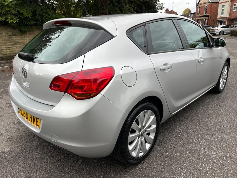 2010 Vauxhall Astra 1.4 16v Exclusiv Euro 5 5dr HATCHBACK Petrol Manual