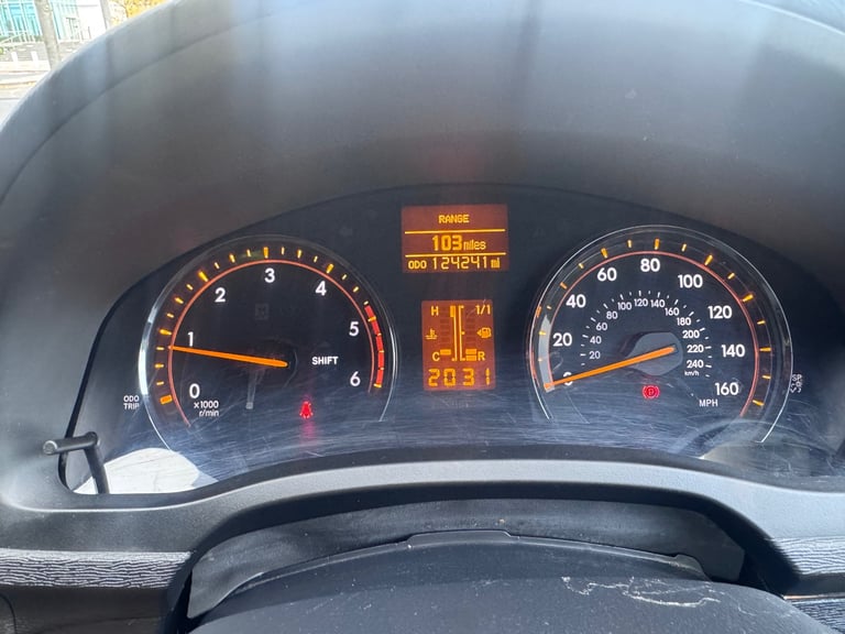 2010 Toyota AVENSIS Estate 2.0 Diesel - Image 9