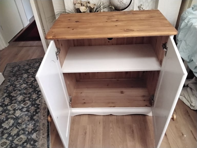 SIDEBOARD 