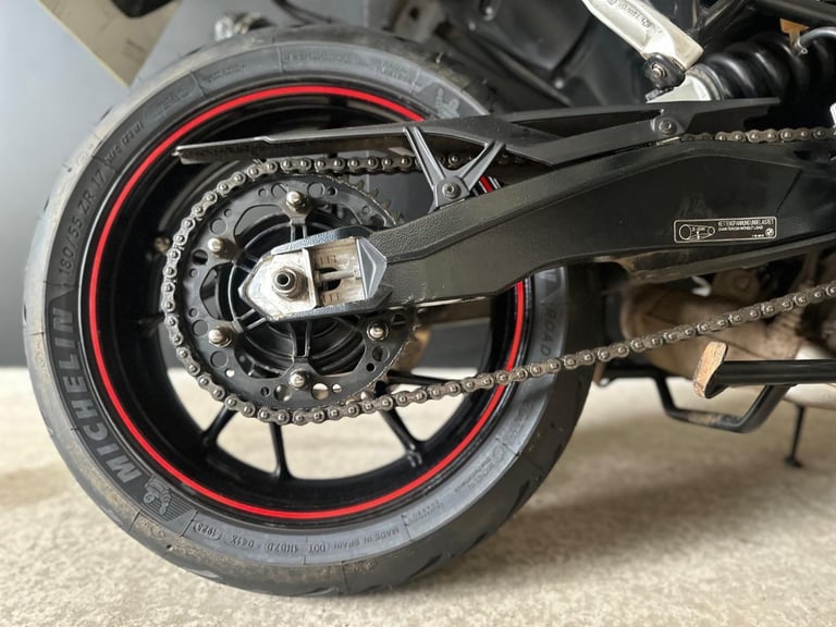 STUNNING LOW MILEAGE 2018/18 BMW F 800 R MOTORCYCLE 