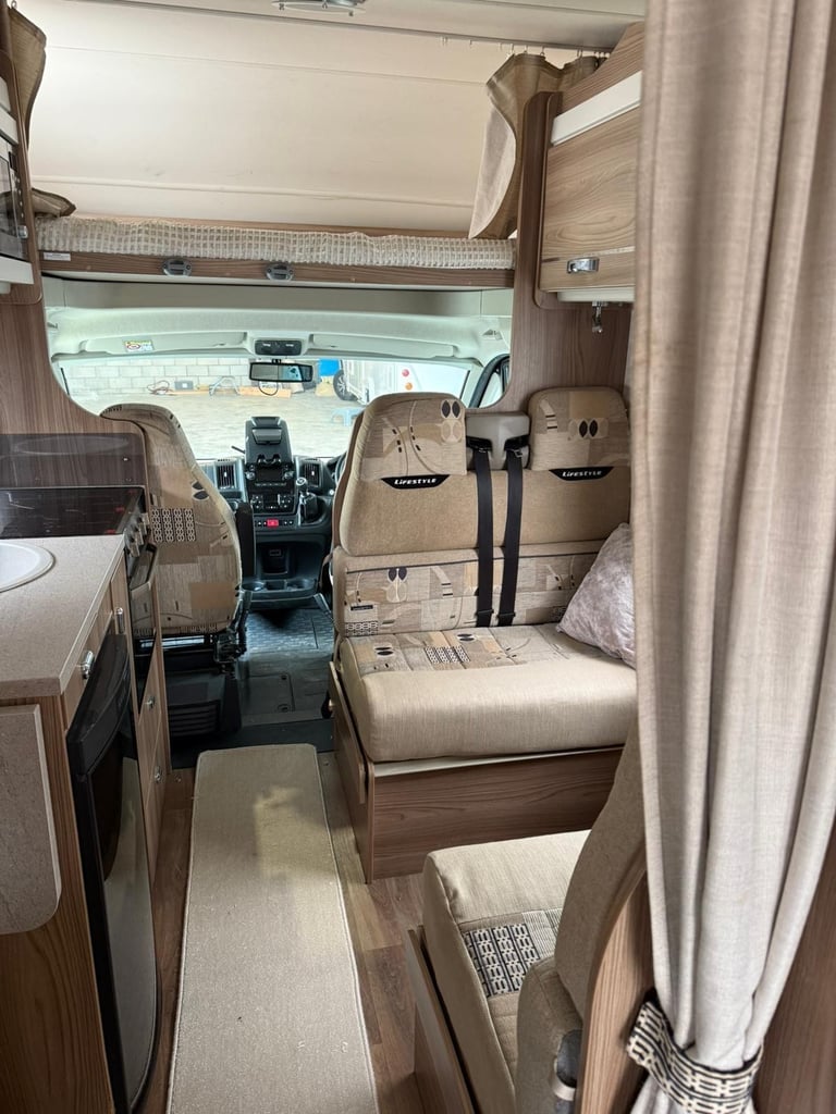 2016 - Swift Lifestyle 686 - 2.3ltr - apx 70k - 6 Berth / 6 Belts 