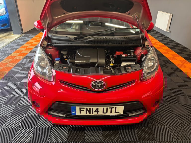 2014 Toyota AYGO 1.0 VVT-i Move with Style 5dr HATCHBACK Petrol Manual