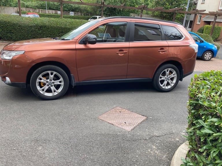 MITSUBISHI, OUTLANDER,4x4 Estate, 2013, Manual, 2268 (cc), 5 doors