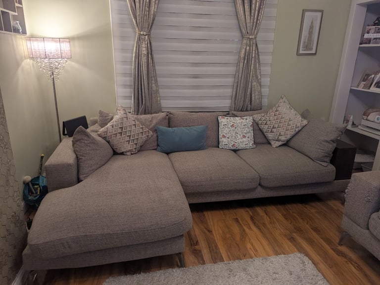 Sofology 4 and 2 seater couch 