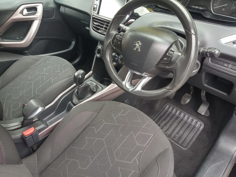 2016 Peugeot 2008 1.2 PureTech Active 5dr HATCHBACK Petrol Manual