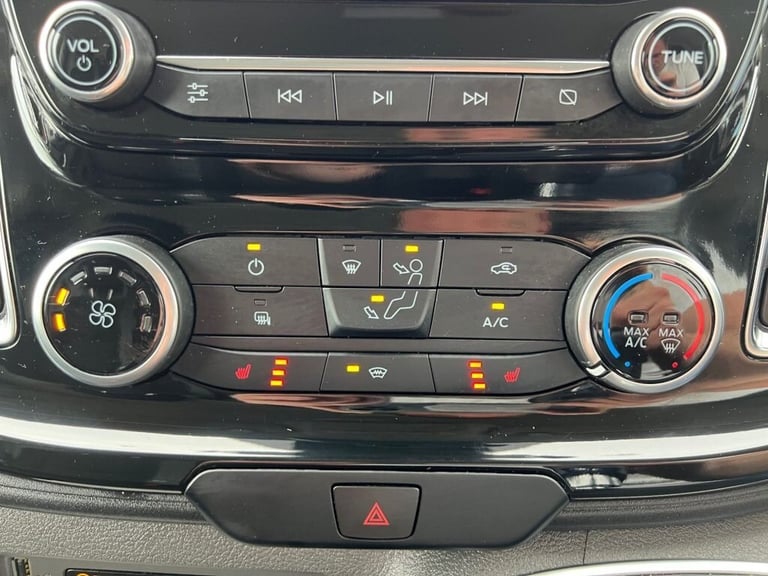 2023 Ford Transit Custom 2.0 300 EcoBlue Limited Panel Van 5dr Diesel Manual L2 H1 Euro 6 (s/s) (...