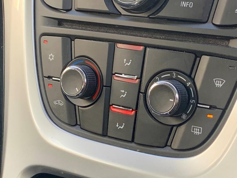 2016 Vauxhall Astra 1.6i SRi Euro 6 5dr HATCHBACK Petrol Manual