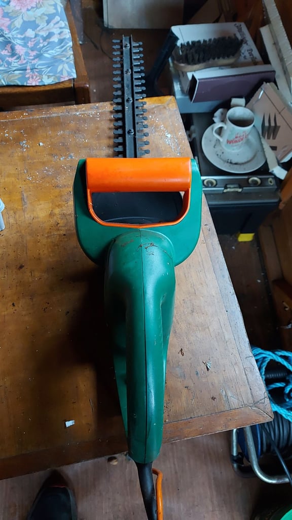 Black & Decker Hedge Trimmer