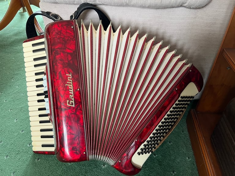 image for Gaudini 80 Bass Piano Accordion with Hard Case - Italian quality- Sounds amazings