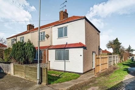 Stunning 2 Bed, 2 Reception End-of-Terrace house in Dartford 