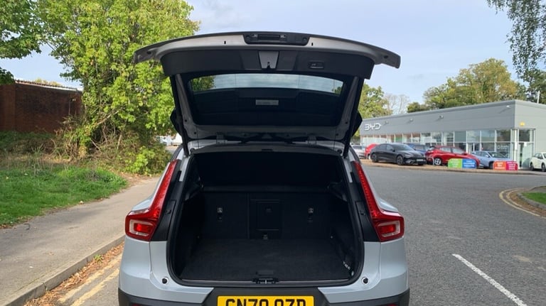 2020 Volvo XC40 R-Design, T3 automatic Estate Petrol Automatic
