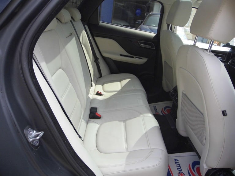 2016 Jaguar F-Pace 2.0d Prestige 5dr Auto AWD ESTATE DIESEL Automatic