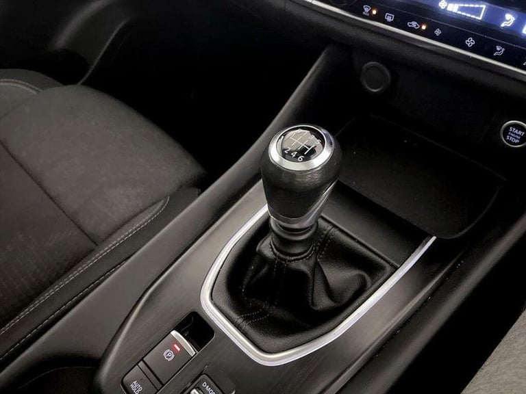 2022 Nissan Qashqai 1.3 DIG-T MHEV N-Connecta Euro 6 (s/s) 5dr Manual SUV Hybrid Manual