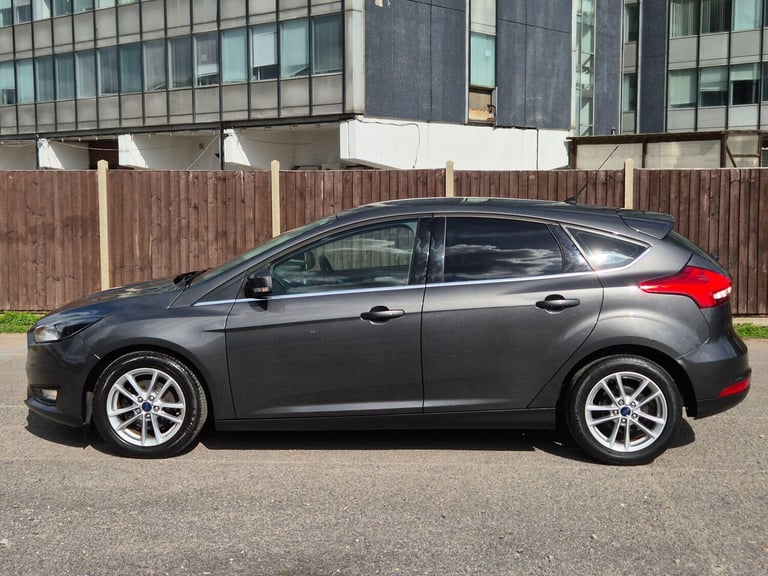 2015 Ford Focus 1.6 Zetec Powershift Euro 6 5dr HATCHBACK Petrol Automatic