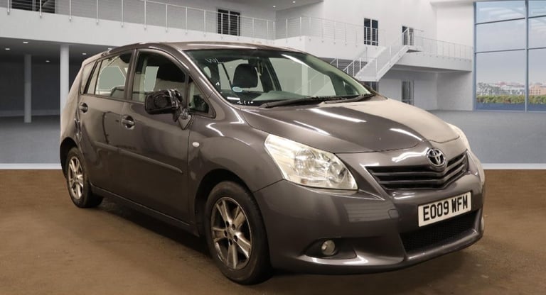 Toyota verso automatic 1.8 petrol 7 seaters ulezfree