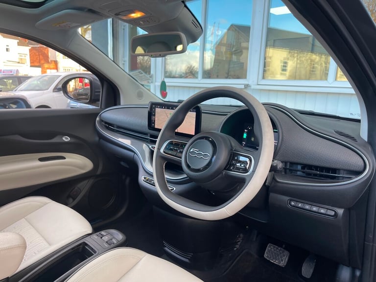 2024 Fiat 500e 42kWh La Prima Hatchback 3dr Electric Auto (118 ps) Hatchback Electric Automatic