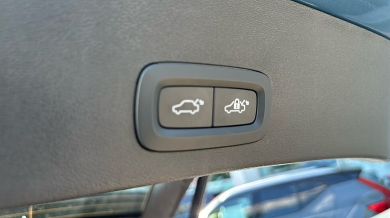 2023 Volvo XC40 Plus, B4 Mild hybrid, Petrol, Dark Estate Petrol Automatic